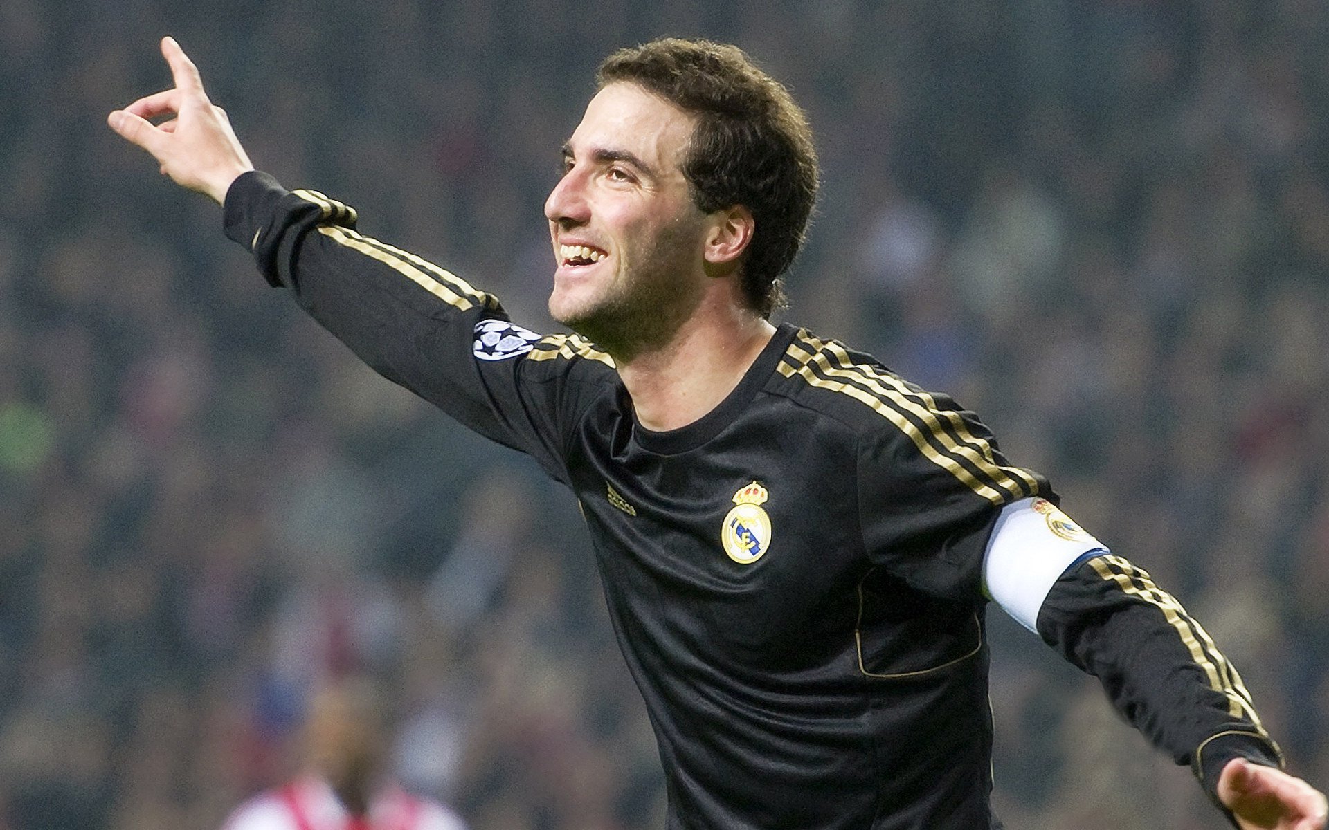 “德甲激烈竞争,最后冲刺谁能占上风?”,德甲收官战