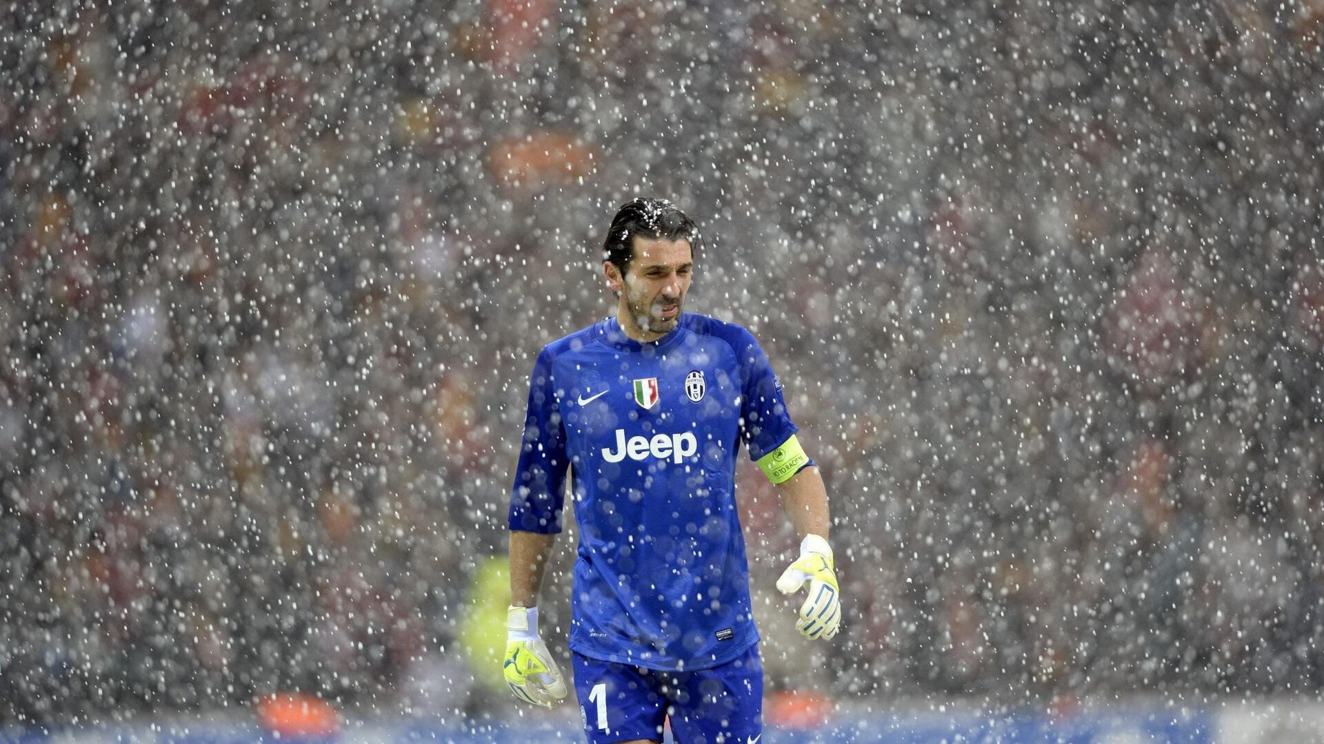 德甲:沙尔克1-3败给奥格斯堡,防线频频失误,沙尔克拿过德甲冠军吗